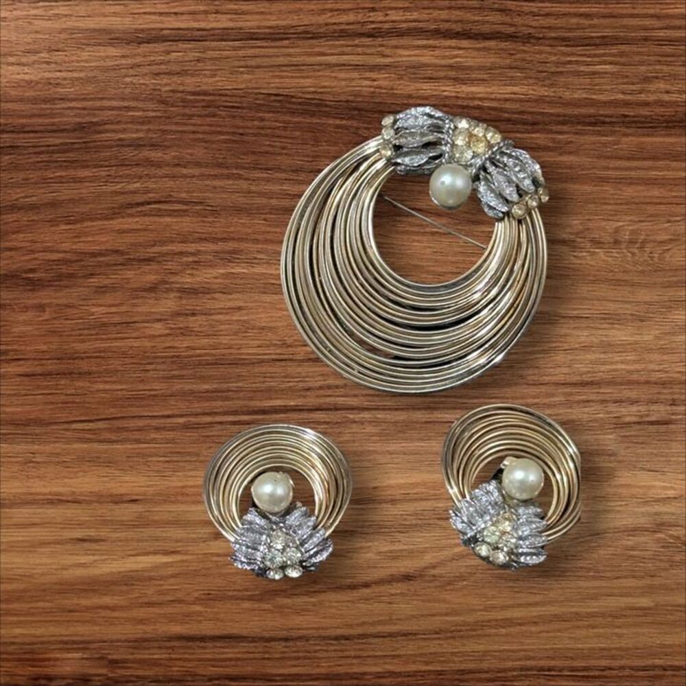 Vintage Gold-Tone Brooch & Clip-On Earrings Set With Faux Pearls & Rhinestones